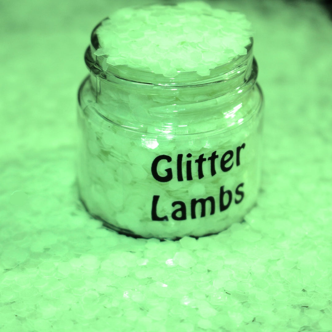 Radioactive Poison (Glow In The Dark) Skull Head Glitter 8mm – Glitter Lambs
